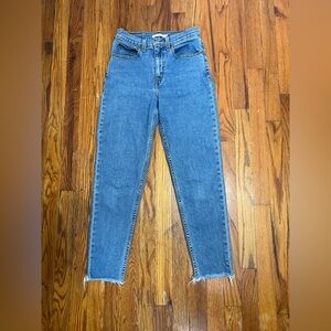 Levi's Mom Jeans Womens Size 26 Blue Denim 100% Cotton Straight Leg High Waisted